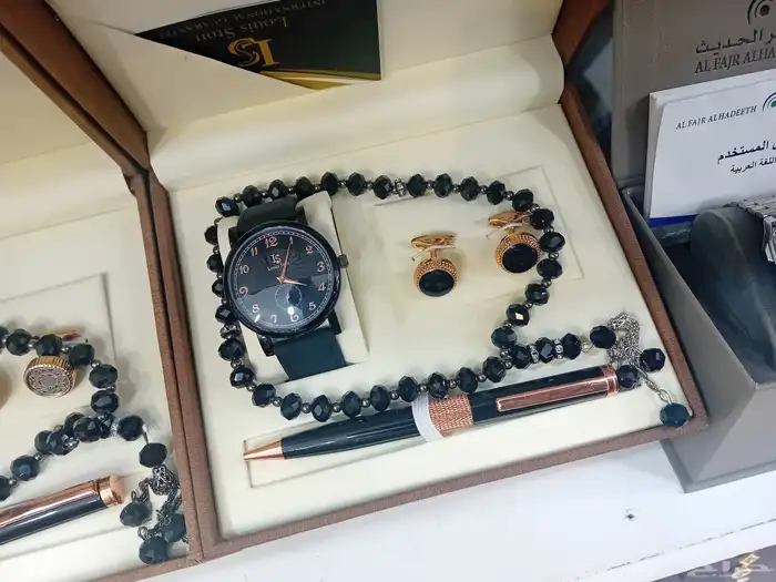 اطقم ساعة اصلي ظمان سنه توصيل في جميع أنحاء المملكة العربية 5