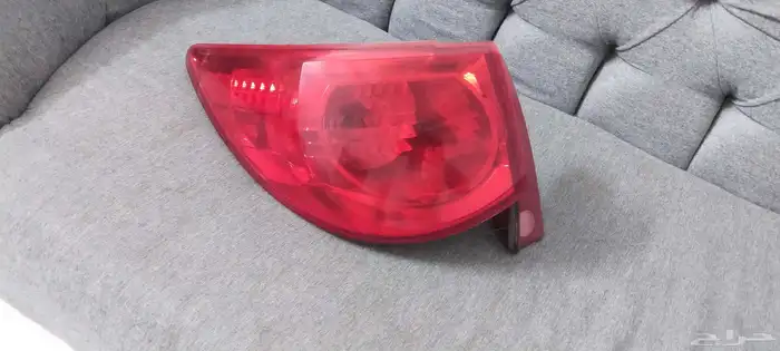 اسطب خلفي ركن يسار ترافيرس 2009 اصلي 3