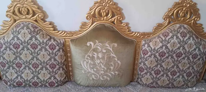 السلام عليكم ورحمة الله يوجد 2مكيفات ومجلس وكنب للبيع 2