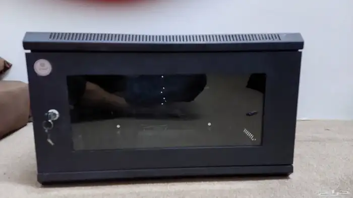 خزانة شبكة جدارية Hi-Tech T-CAB-6UB 6U بحالة ممتازة 0