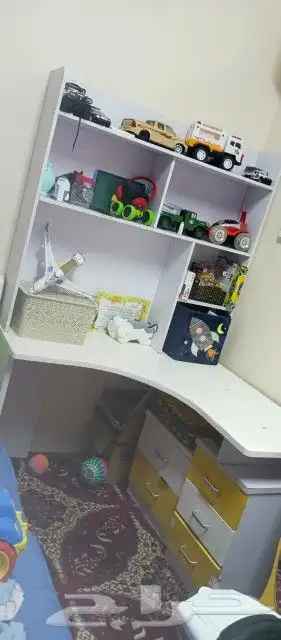 دولاب ومكتبة وطاولة سرير مع أدراج 1