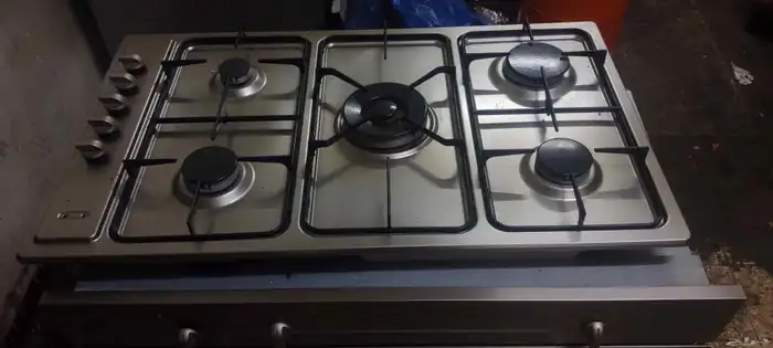 فرن سطحي اشعال ذاتي شغال بالشويه 2قطعة لبيع 1