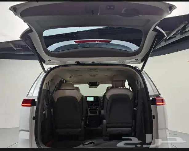 كيا كرنيفال 9 مقاعد موديل 2023 الميموني للاستيراد من كوريا 9