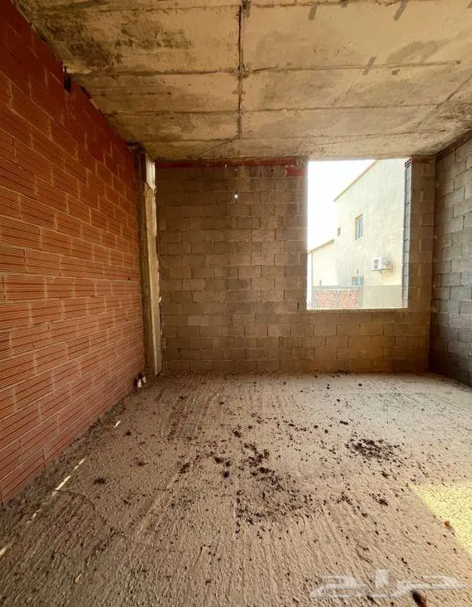 فلتين عظم في حي الزمرد ابحر الشمالية 4