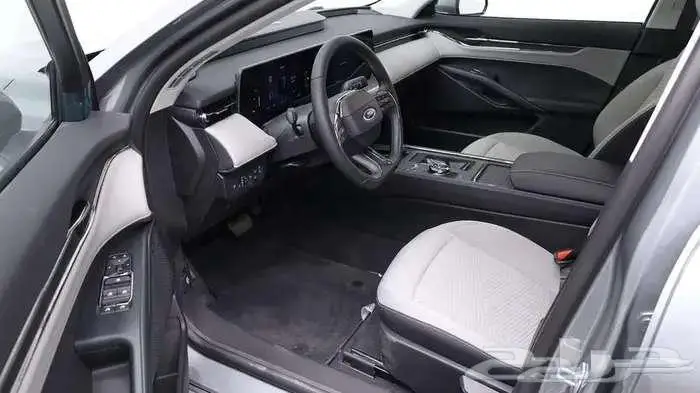 فورد تورس موديل 2025 أمبيانتي وترند 4