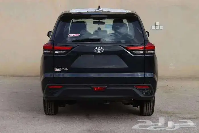 اينوفا موديل 2024 بنزين حبه فقط لون اسود 6