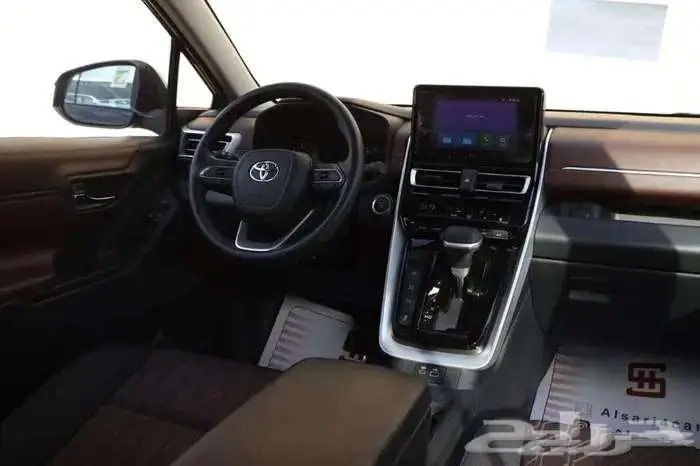 اينوفا موديل 2024 بنزين حبه فقط لون اسود 9