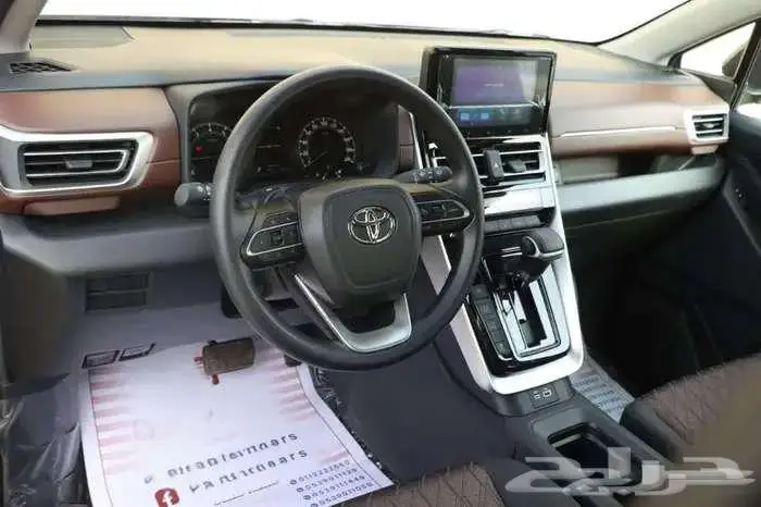 اينوفا موديل 2024 بنزين حبه فقط لون اسود 15