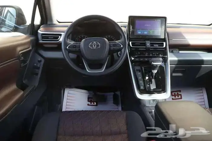 اينوفا موديل 2024 بنزين حبه فقط لون اسود 18