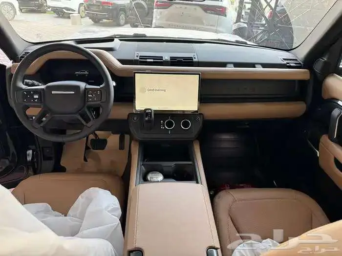 لاندروفر. ديفندر HSE. سعودي 6 سلندر فل كامل 2026 9