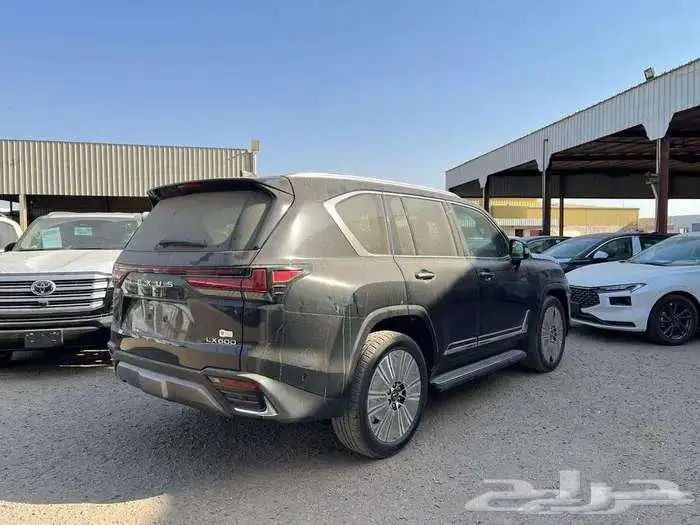 لكزس ال اكس بي بي 2025 5