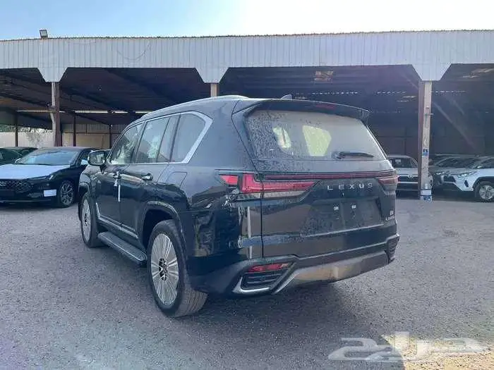 لكزس ال اكس بي بي 2025 4