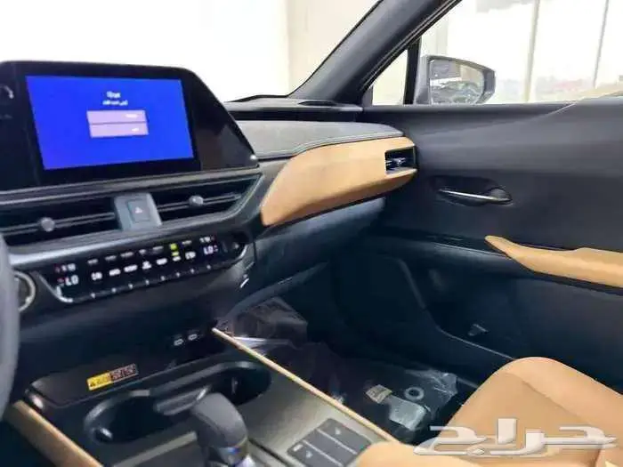 لكزس UX AH 300 هايبرد 2024 14