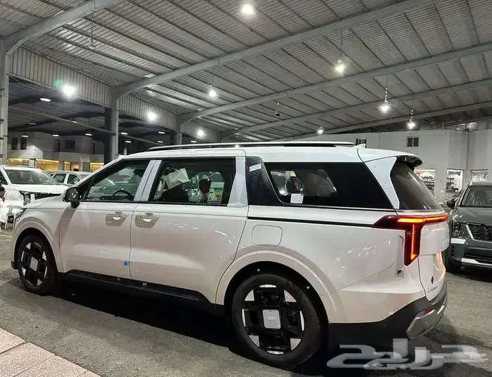 كيا كرنفال فل كامل موديل 2025 اقساط او كاش 11