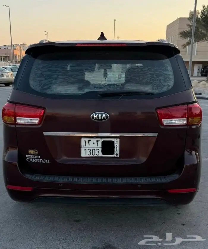 كيا كرنفال على يدنا من الوكالة 7