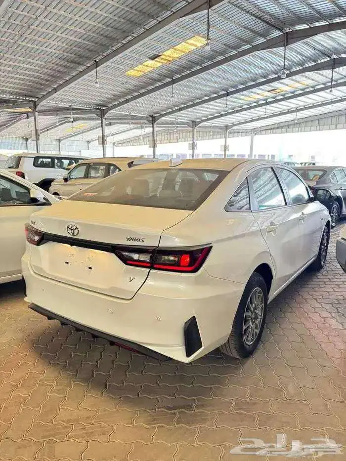 تويوتا يارس ستاندر 2026 4