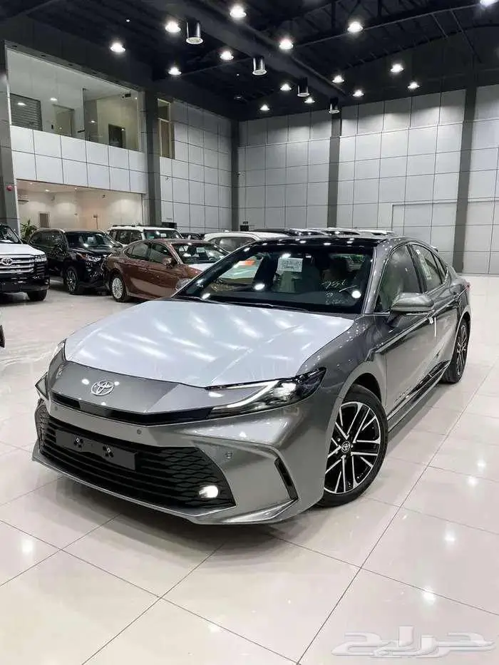 تويوتا كامري LE هايبرد 2025 0