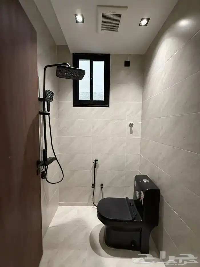 للبيع شقق ارضيه وارواف علويه تشطيب vipبحي الوسام 17