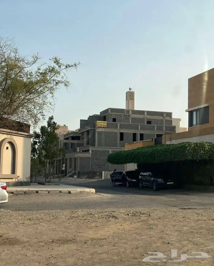 فلتين عظم في حي الزمرد ابحر الشمالية 2