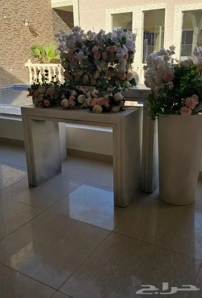 تاجير طاولات طعام مع كراسي شفاف او ريفي او كراسي ملبس طاولات 1