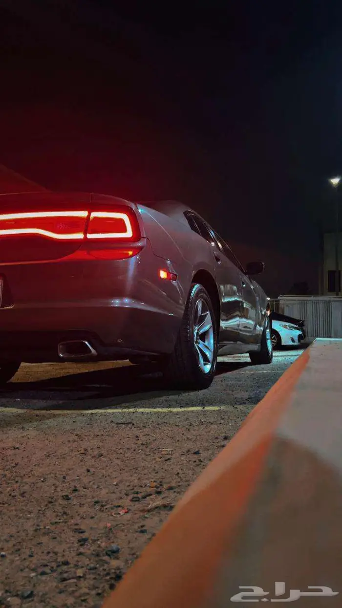 دودج تشارجر 8