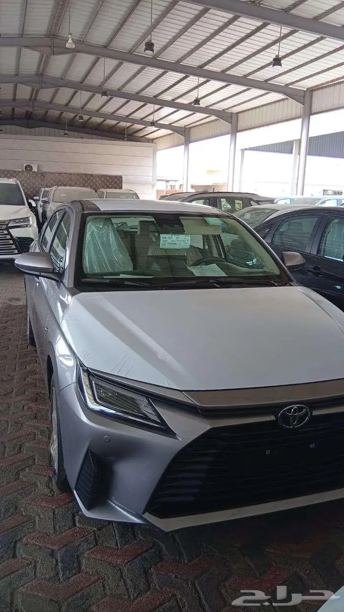 تويوتا يارس y.plus نص فل 2026 رمادى وفضى 4