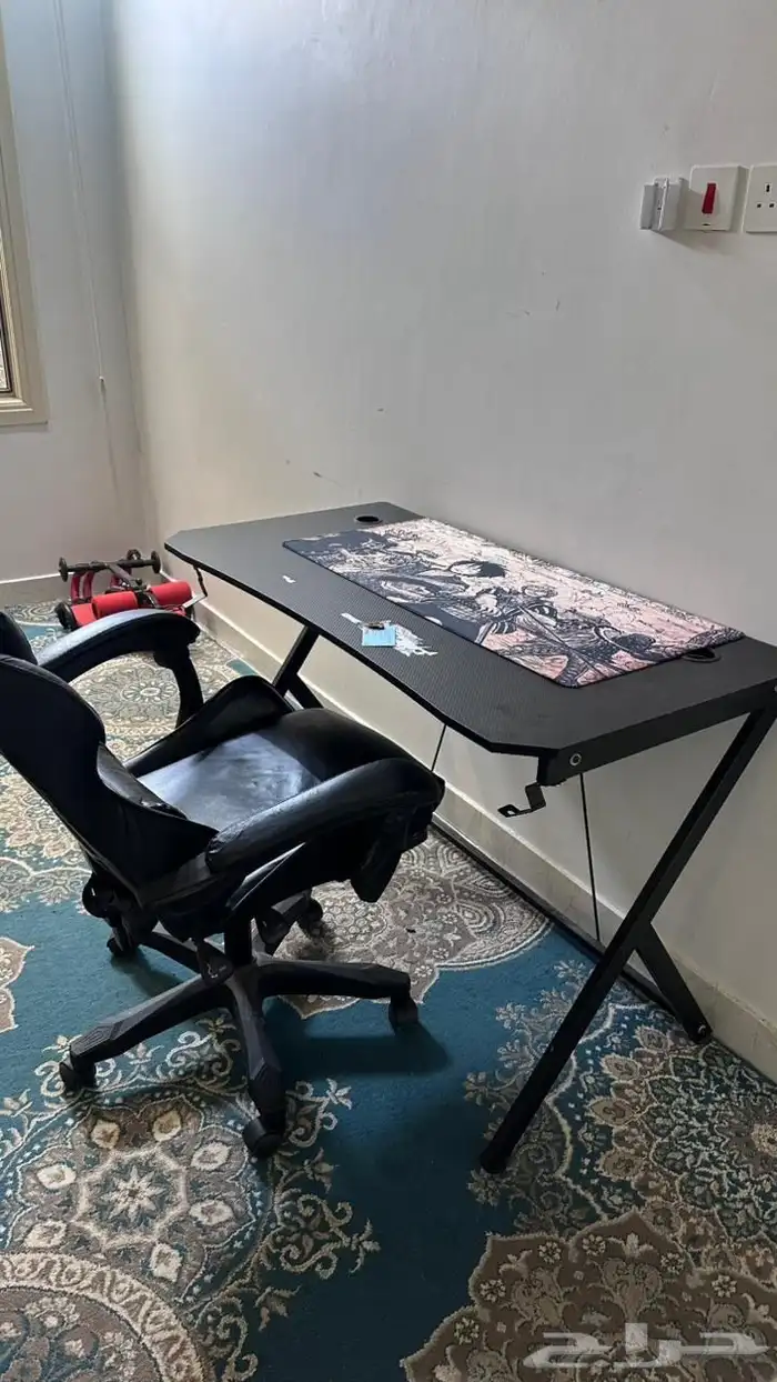 طاوله وكرسي قيمنق 2