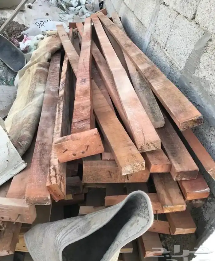 خشب قنادل قديم ونظيف جدا 0