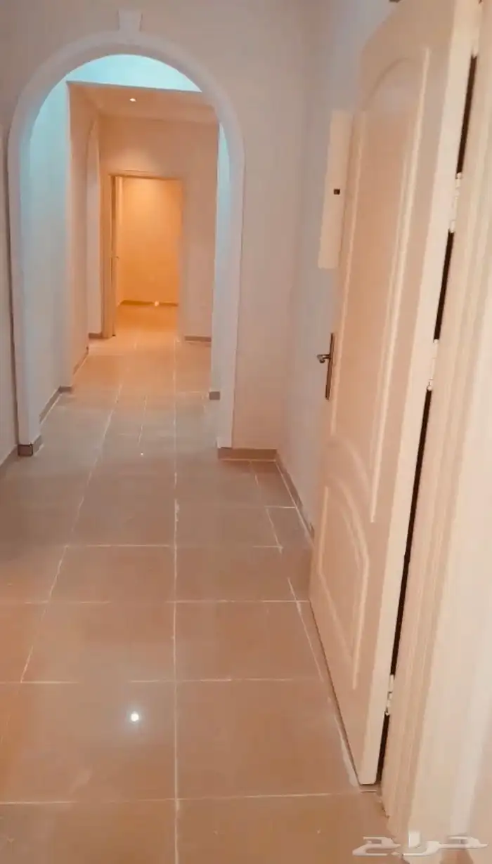 شقه للايجار حي السلامه 6