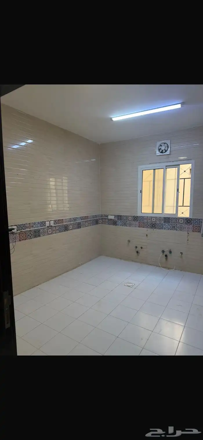 شقه للإيجار حي القادسيه 1