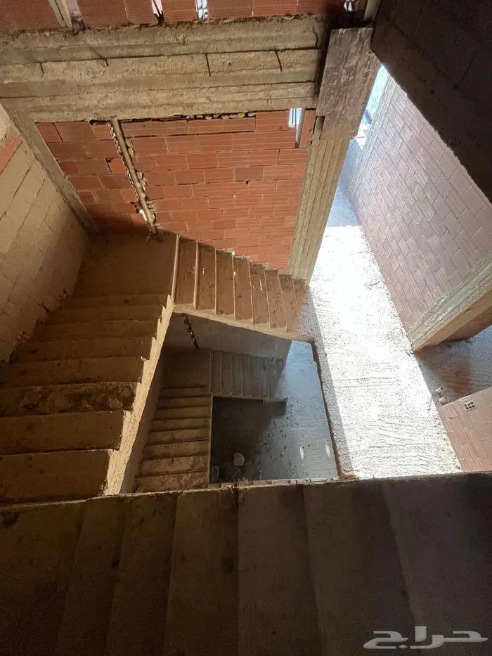 فلتين عظم في حي الزمرد ابحر الشمالية 0