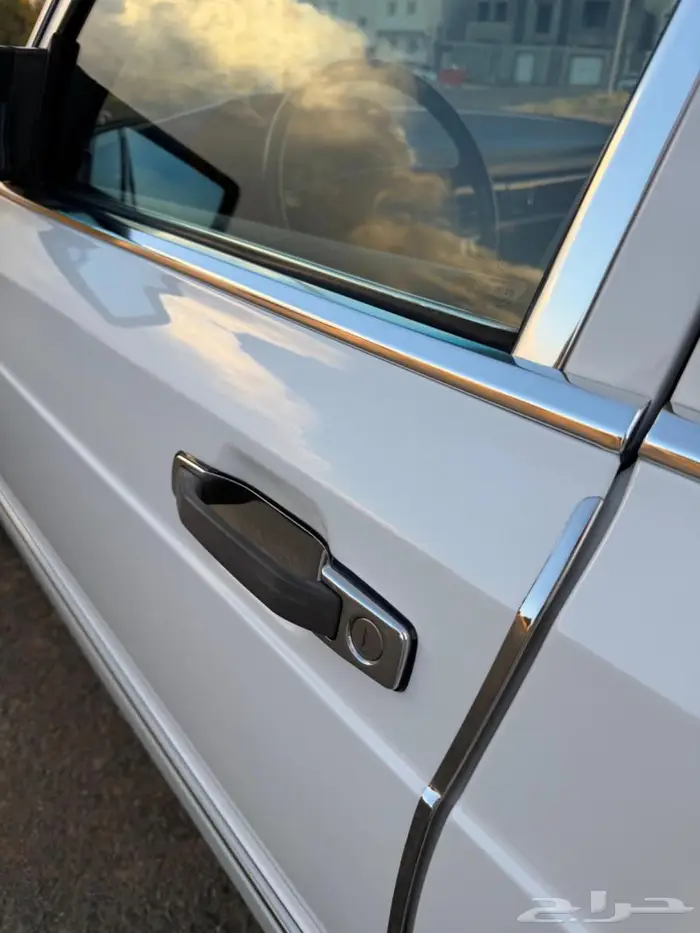 مرسيدس بنز 560 مخزن 9