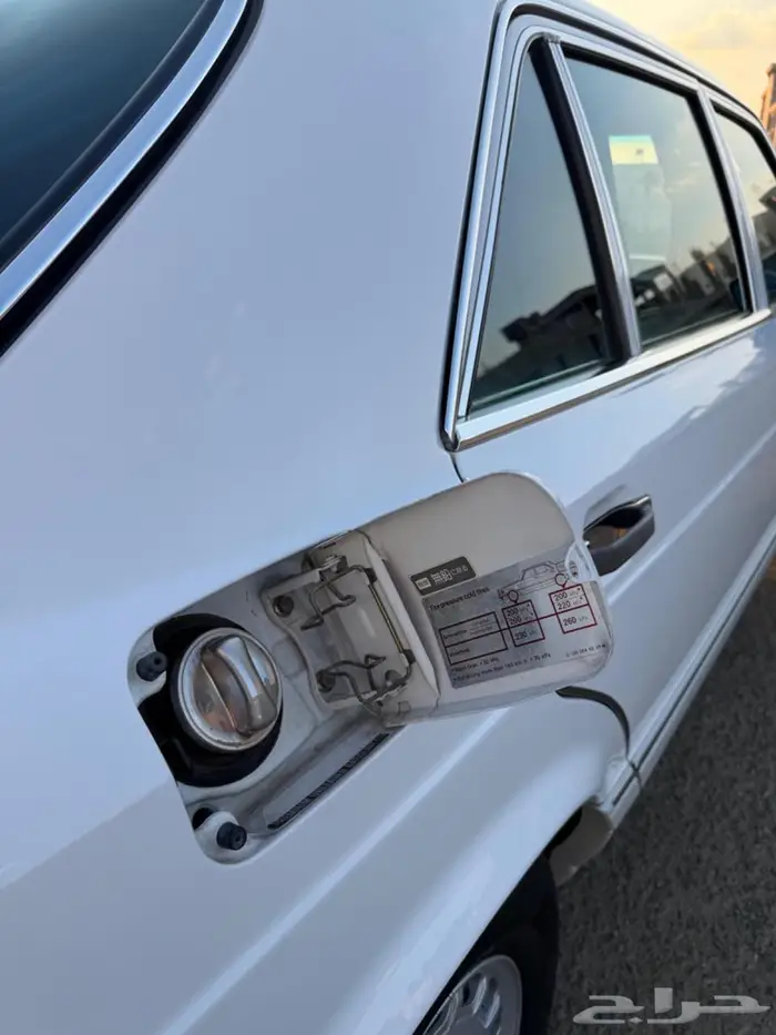 مرسيدس بنز 560 مخزن 12