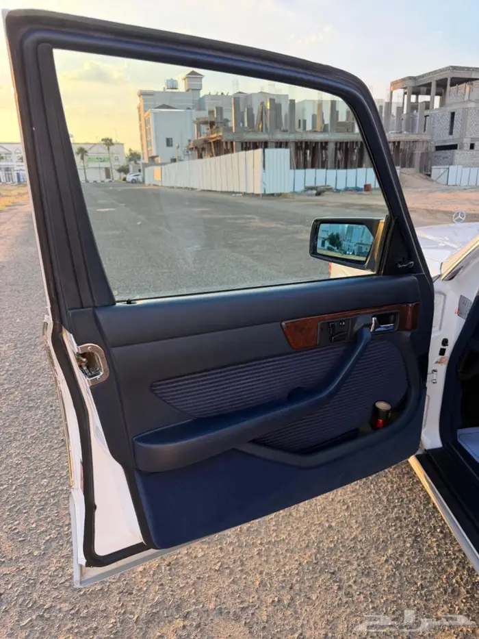 مرسيدس بنز 560 مخزن 16