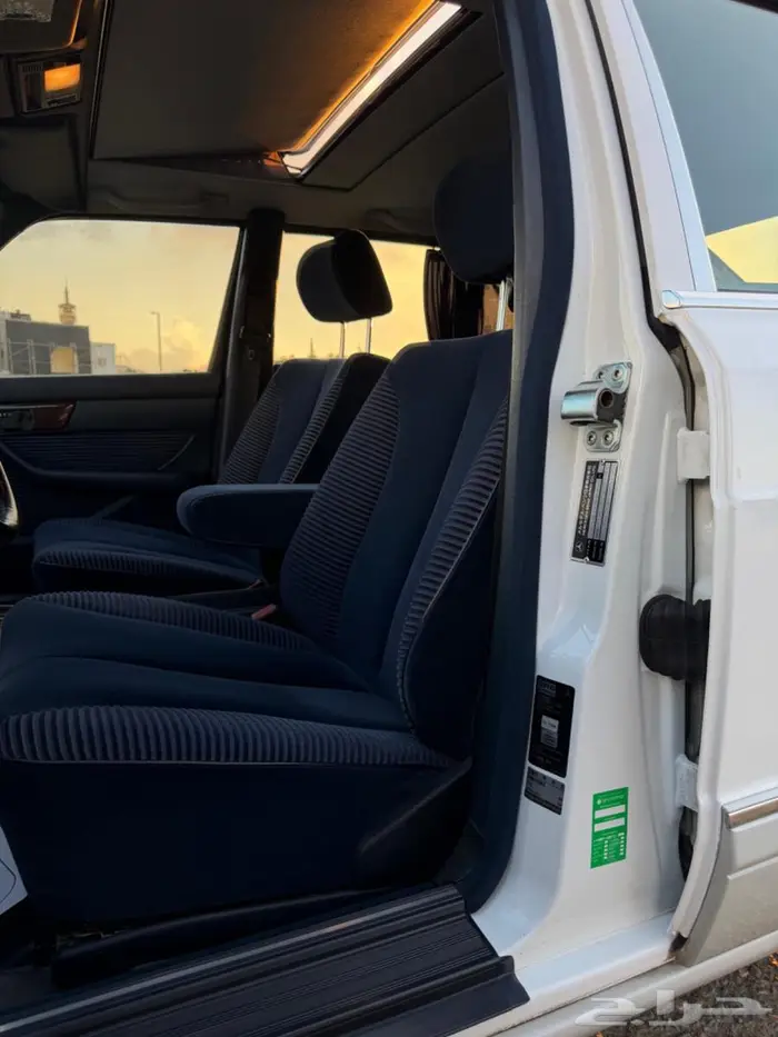 مرسيدس بنز 560 مخزن 22