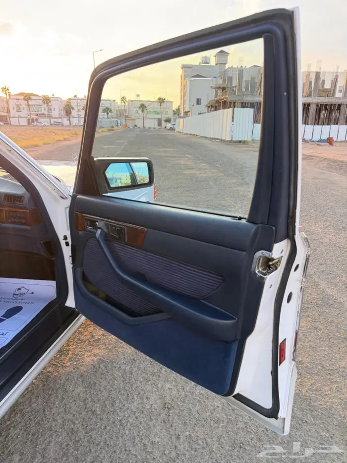 مرسيدس بنز 560 مخزن 30