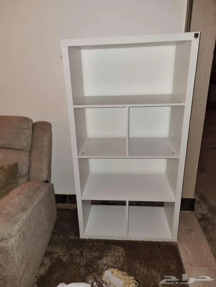 مكتبه خشبيه لون بني ومكتبه بيضاء 1