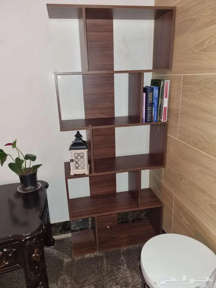 مكتبه خشبيه لون بني ومكتبه بيضاء 3