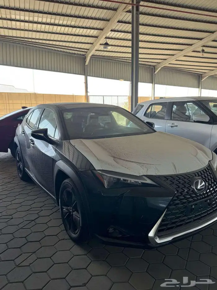لكزس ux300 هايبرد موديل 2024 6