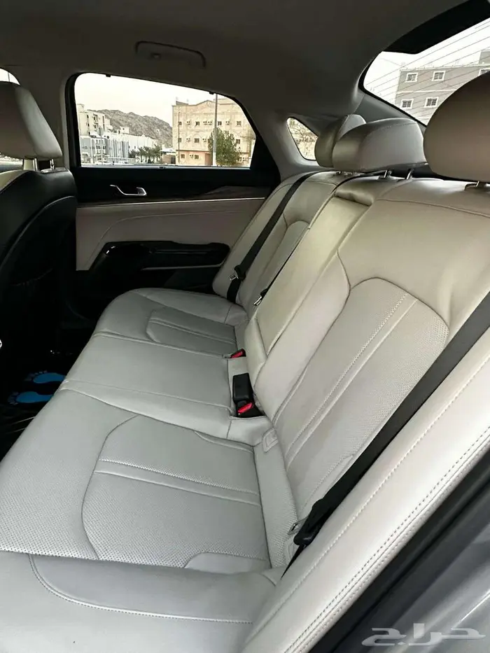 كيا K5 هايبرد 2023 17