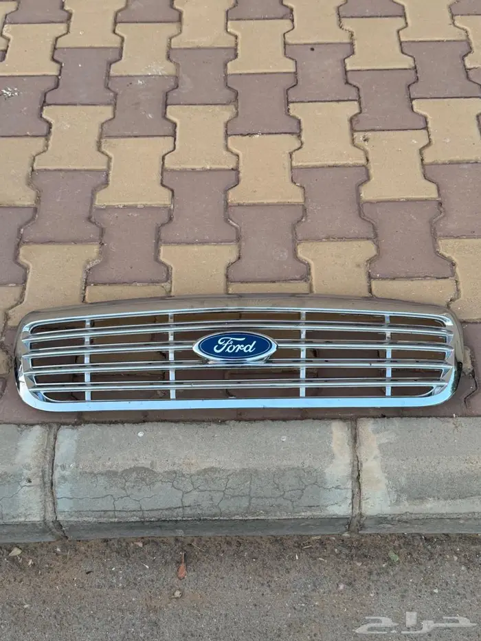 شبك فورد فكتوريا تحت الاصلي بعلامتة نظيف 0