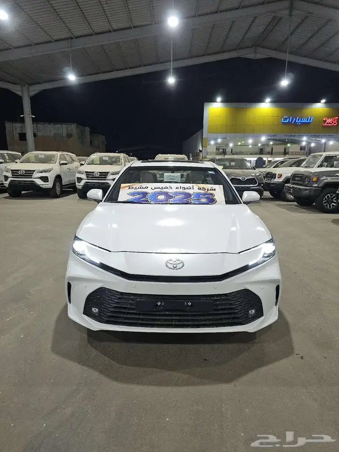 تويوتا كامري LE موديل 2025 0
