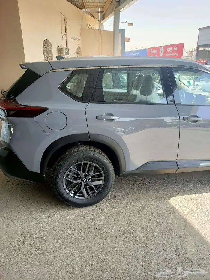 نيسان اكس تريل دبل 5 راكب وبدون دبل 7 راكب 2025 5