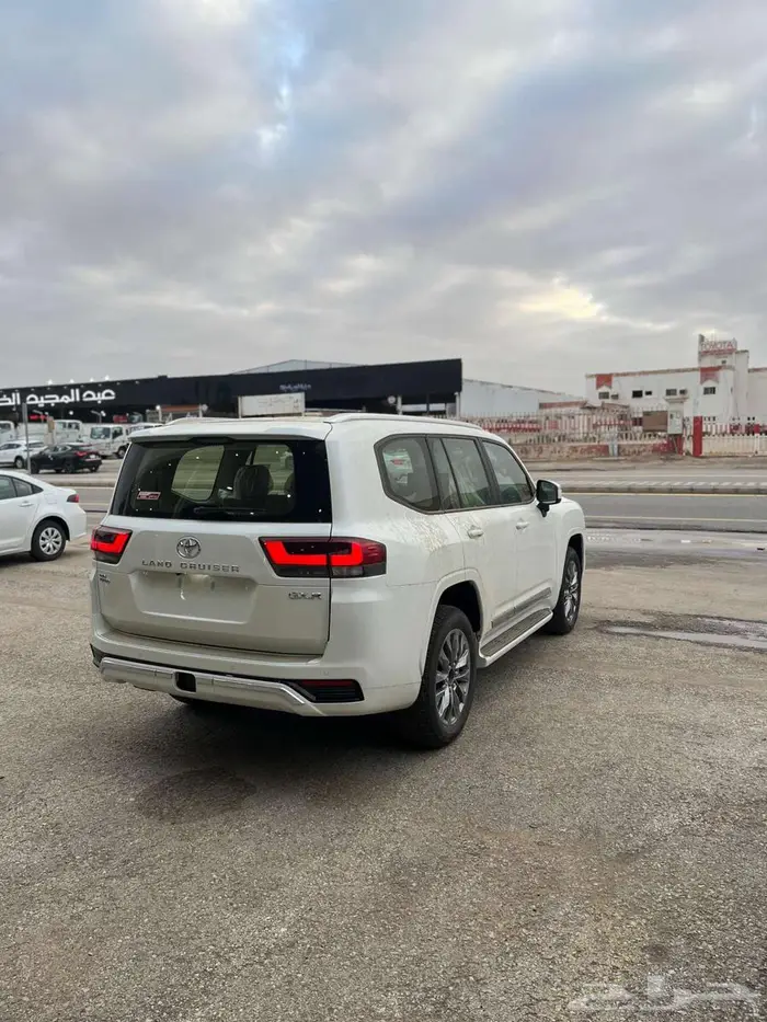 تويوتا لاندكروزر GXR4 بنزين 2026 - كاش و أقساط 8
