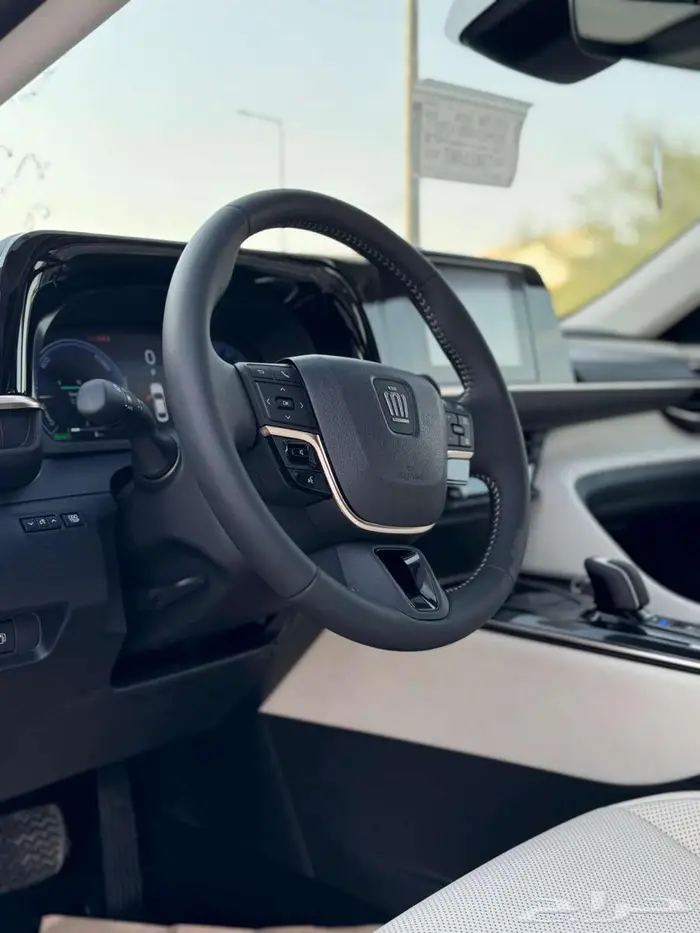 تويوتا كراون 2.5 برستيج هايبرد 2026 كاش وأقساط 8