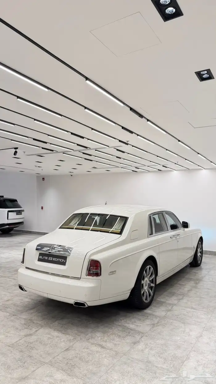 Rolls Royce phantom 2011 مخزن 3