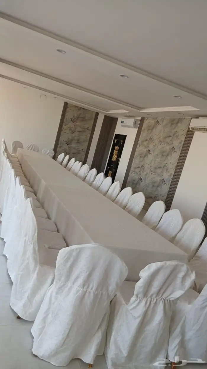 تاجير طاولات طعام مع كراسي شفاف او ريفي او كراسي ملبس طاولات 5