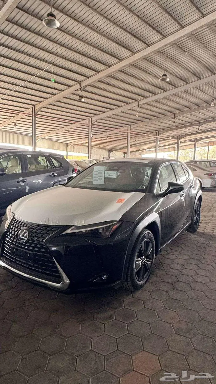 لكزس ux300 هايبرد موديل 2024 5