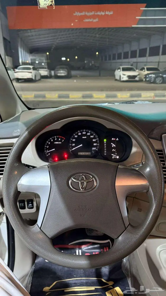 انوفا 2015 عداد 416000 3