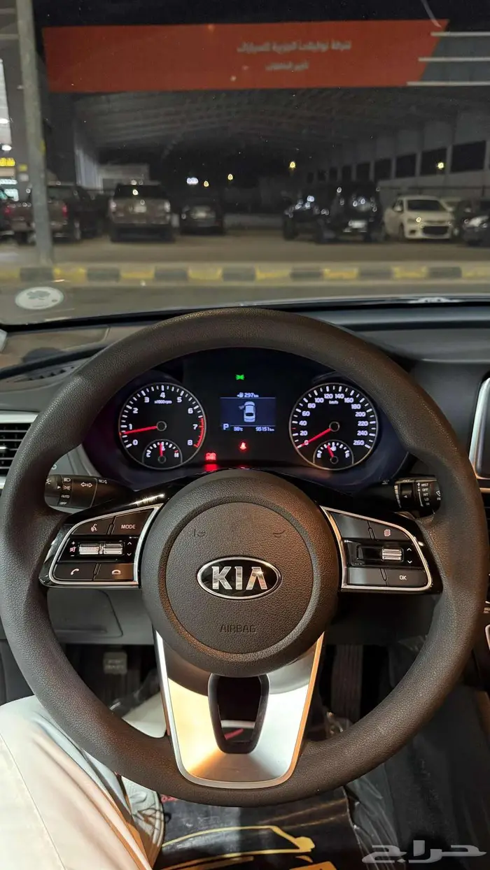 كيا اوبتيما 2020 عداد 97000 نص فل 10